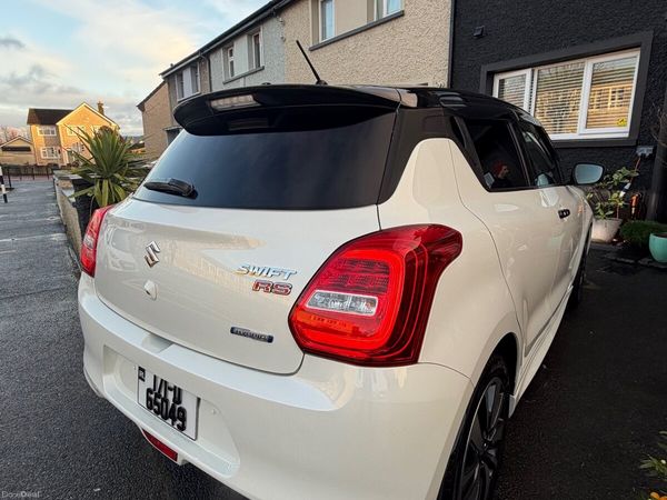 Suzuki Swift Hatchback, Petrol, 2017, White