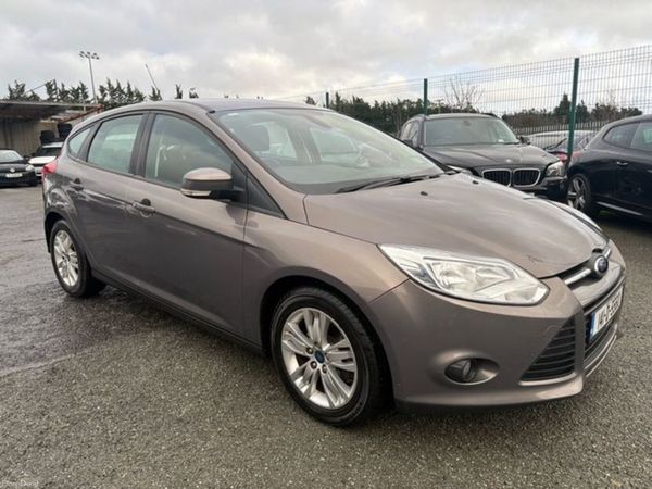 Ford Focus Hatchback, Petrol, 2014, Brown