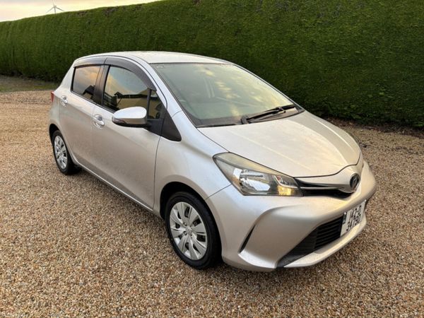 Toyota Vitz Hatchback, Petrol, 2014, Silver