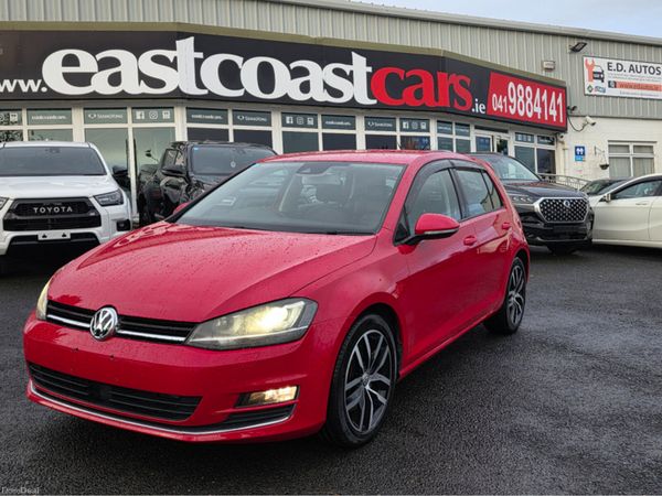 Volkswagen Golf Hatchback, Petrol, 2014, Red