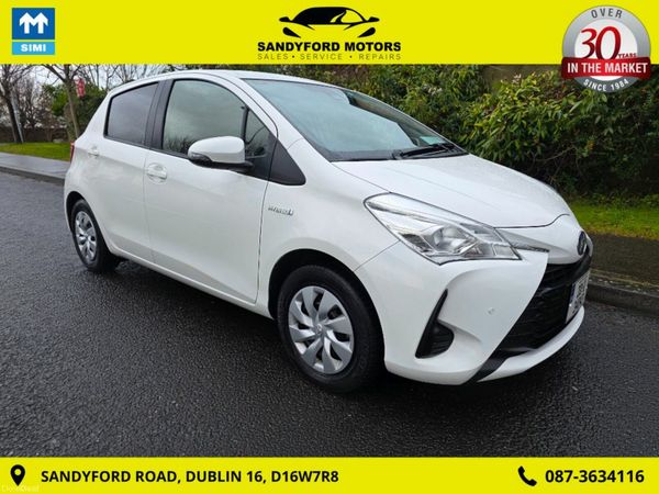Toyota Yaris Hatchback, Petrol Hybrid, 2020, White