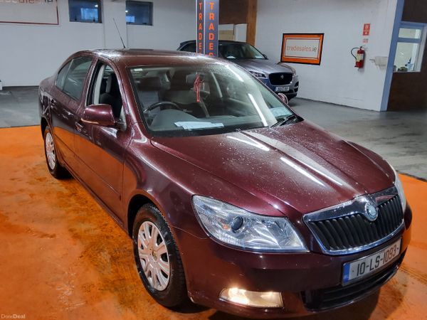 Skoda Octavia Hatchback, Diesel, 2010, Red