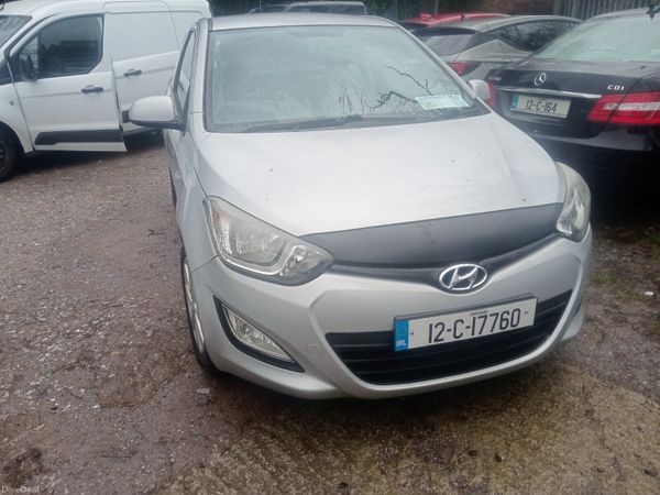 Hyundai i20 Hatchback, Petrol, 2012, Silver
