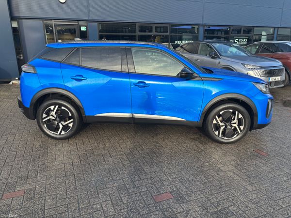 Peugeot 2008 MPV, Petrol, 2024, Blue