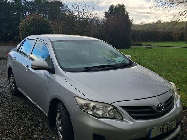 Toyota Corolla Saloon, Diesel, 2011, Silver