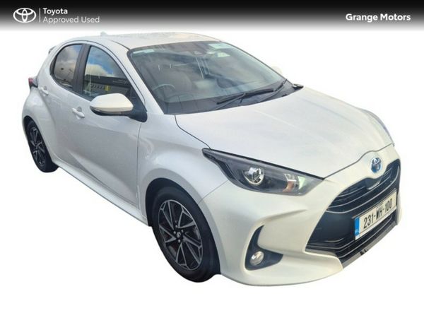 Toyota Yaris Hatchback, Petrol Hybrid, 2023, White