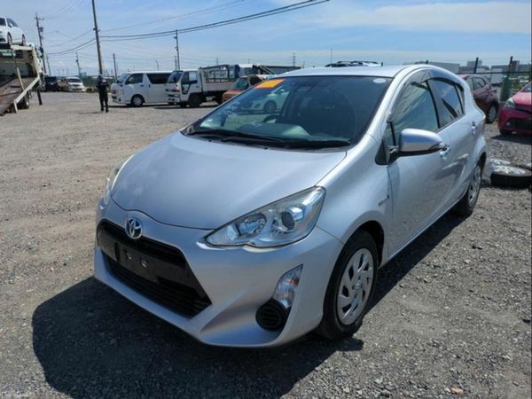 Toyota Aqua Hatchback, Petrol Hybrid, 2016, Silver