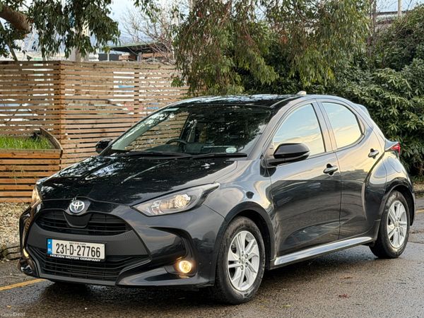 Toyota Yaris Hatchback, Petrol Hybrid, 2023, Black