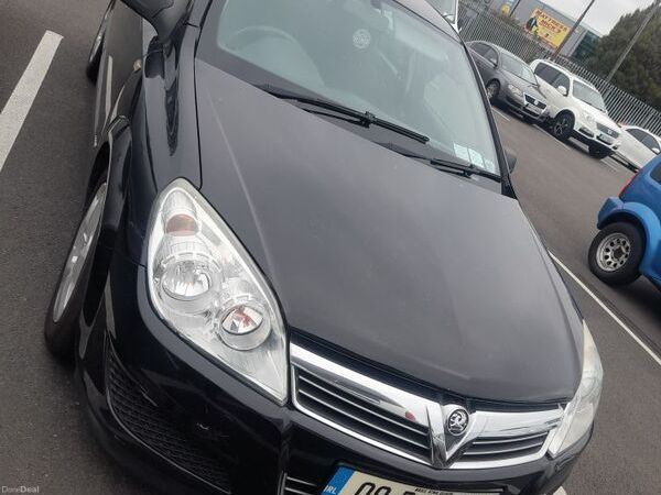 Vauxhall Astra Hatchback, Petrol, 2009, Black