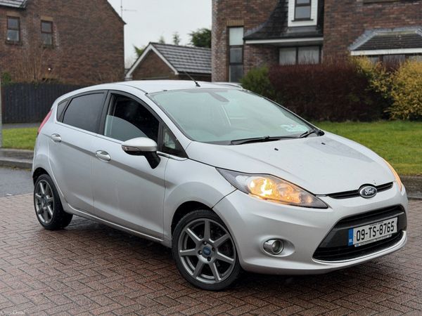 Ford Fiesta Hatchback, Diesel, 2009, Silver