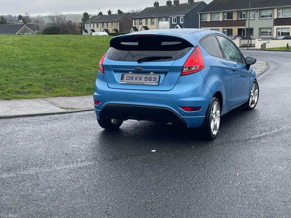 Ford Fiesta Hatchback, Petrol, 2009, Blue