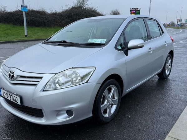 Toyota Auris Hatchback, Petrol, 2010, Silver