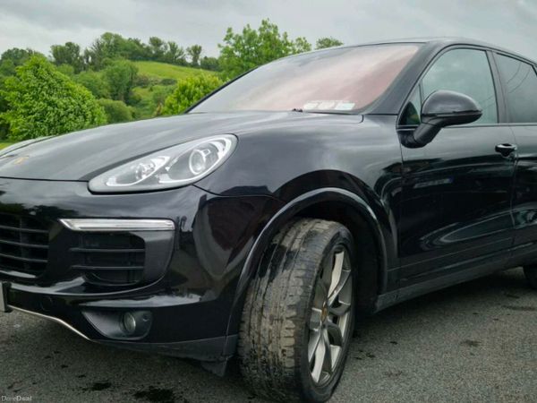 Porsche Cayenne SUV, Petrol Plug-in Hybrid, 2015, Black