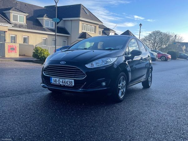 Ford Fiesta Hatchback, Petrol, 2014, Black