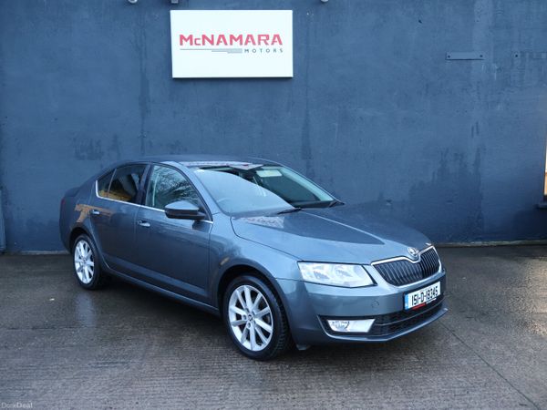 Skoda Octavia Saloon, Petrol, 2015, Grey