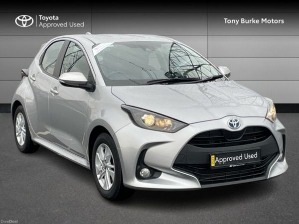 Toyota Yaris Hatchback, Petrol Hybrid, 2023, Silver