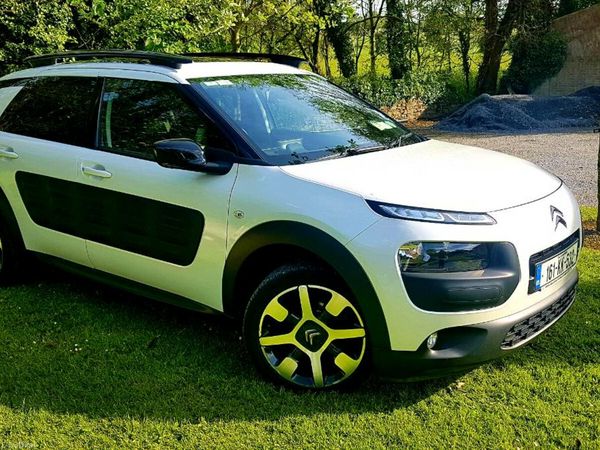Citroen C4 Hatchback, Petrol, 2016, White