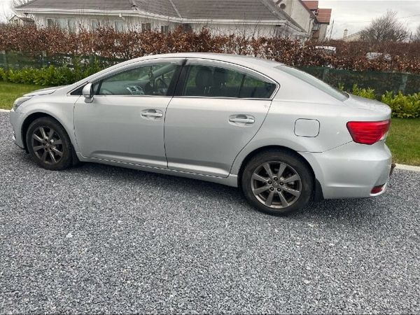 Toyota Avensis Saloon, Diesel, 2012, Silver