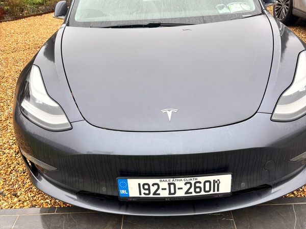 Tesla Model 3 Hatchback, Electric, 2019, Grey