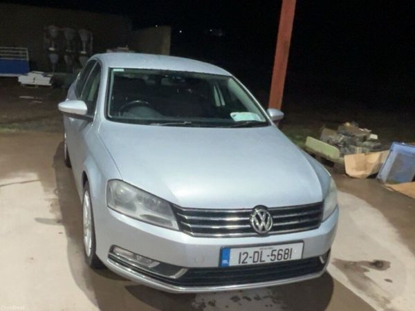 Volkswagen Passat Saloon, Diesel, 2012, Silver