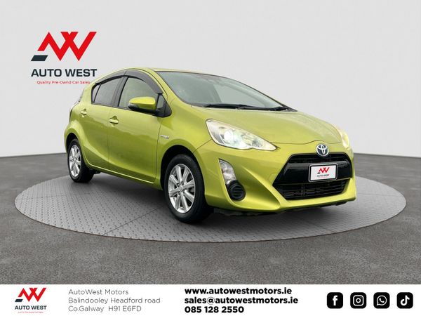 Toyota Aqua Hatchback, Petrol Hybrid, 2017, Green