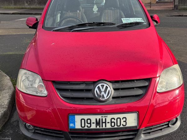 Volkswagen Fox Hatchback, Petrol, 2009, Red