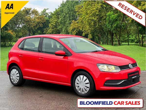 Volkswagen Polo Hatchback, Petrol, 2014, Red