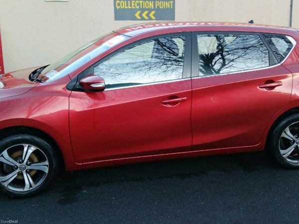 Nissan Pulsar Hatchback, Petrol, 2015, Red