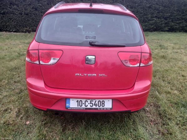 SEAT Altea MPV, Petrol, 2010, Red