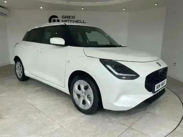 Suzuki Swift Hatchback, Petrol Hybrid, 2025, White