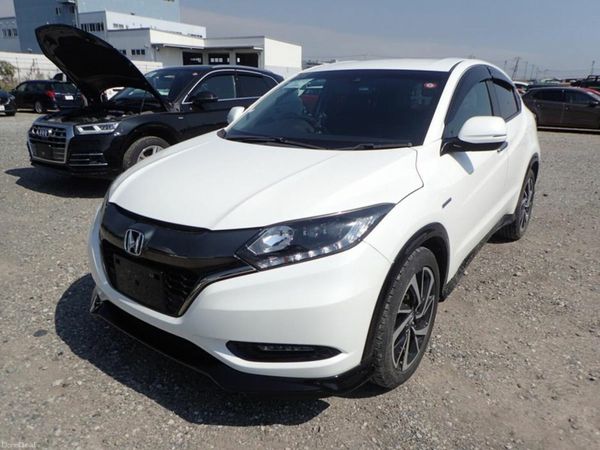Honda Vezel SUV, Petrol Hybrid, 2017, White