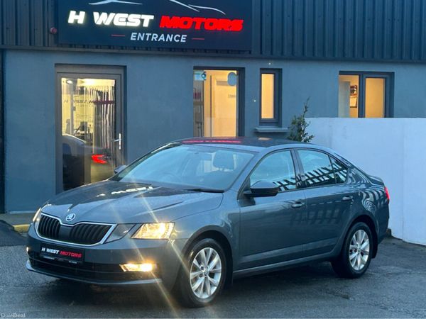 Skoda Octavia Hatchback, Diesel, 2018, Grey