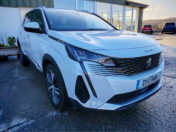Peugeot 5008 MPV, Petrol, 2021, White
