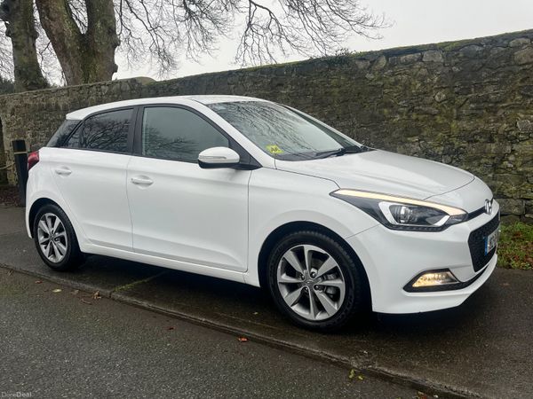 Hyundai i20 Hatchback, Petrol, 2018, White