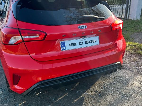 Ford Focus Hatchback, Diesel, 2019, Red