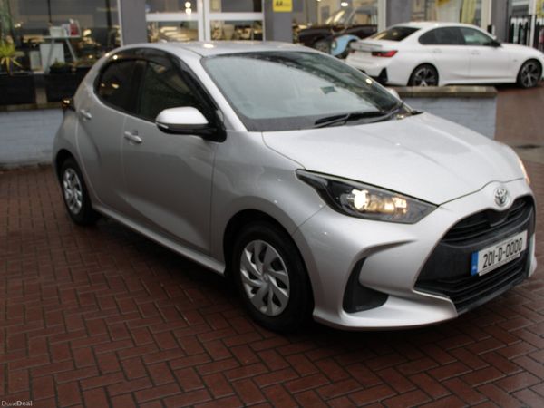 Toyota Yaris Hatchback, Petrol, 2020, Silver
