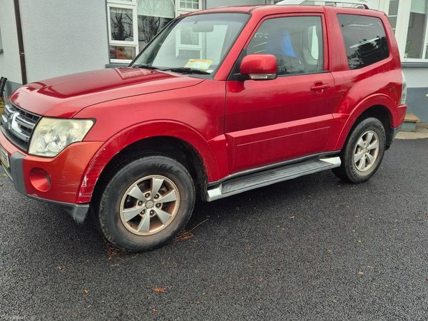 Mitsubishi Pajero SUV, Diesel, 2008, Red