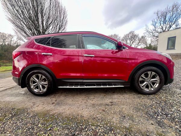 Hyundai Santa Fe SUV, Diesel, 2014, Red