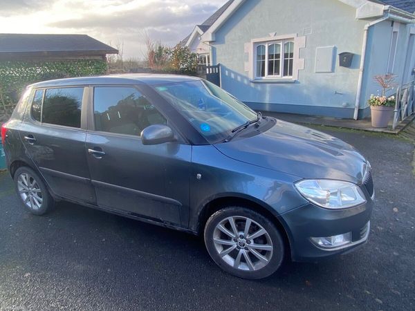 Skoda Fabia Hatchback, Petrol, 2015, Grey