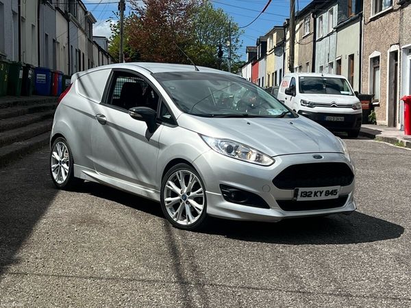 Ford Fiesta Hatchback, Diesel, 2013, Silver