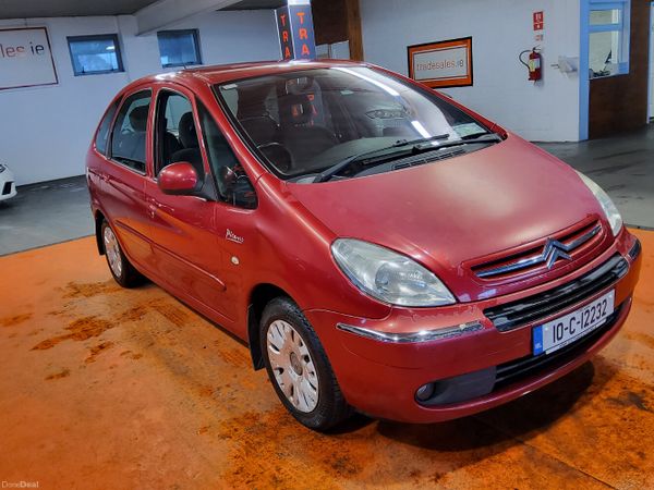 Citroen Xsara Picasso MPV, Diesel, 2010, Red