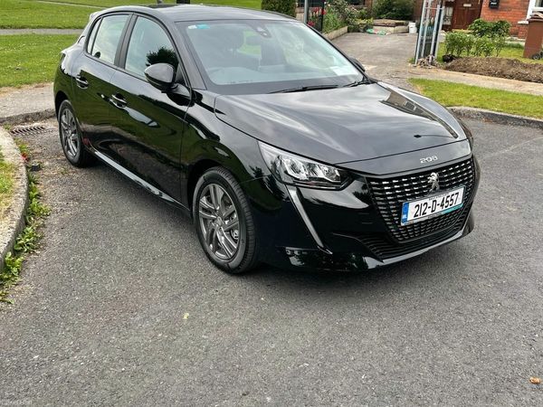 Peugeot 208 Hatchback, Petrol, 2021, Black