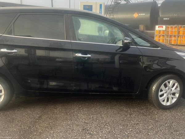 Kia Carens MPV, Diesel, 2018, Black