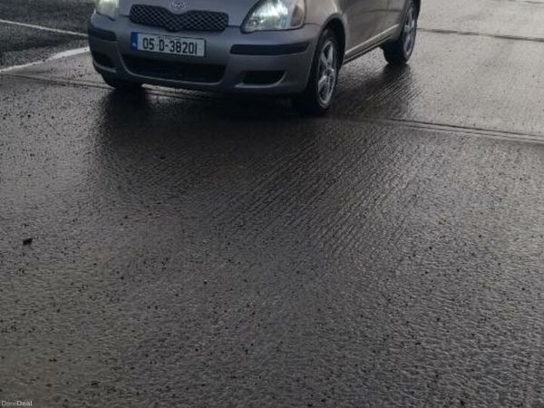 Toyota Yaris Hatchback, Petrol, 2005, Grey