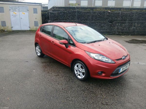Ford Fiesta Hatchback, Petrol, 2009, Red