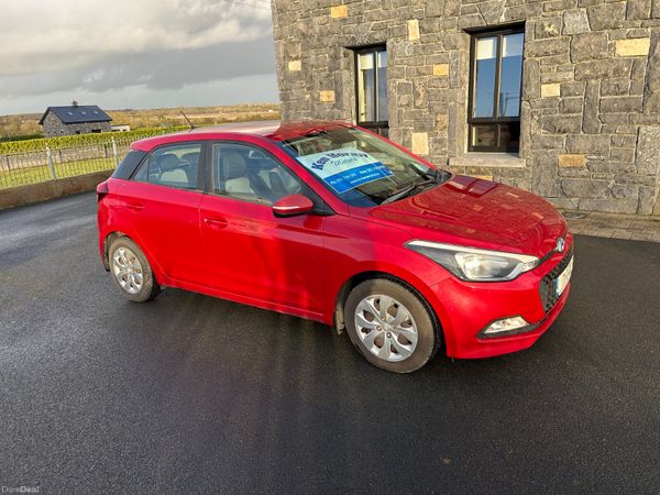 Hyundai i20 Hatchback, Petrol, 2017, Red
