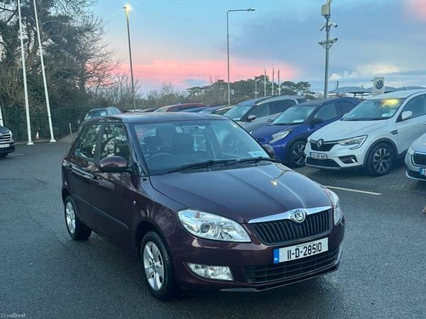 Skoda Fabia Hatchback, Petrol, 2011, Red