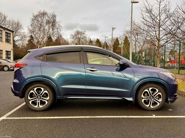 Honda Vezel MPV, Petrol Hybrid, 2016, Blue