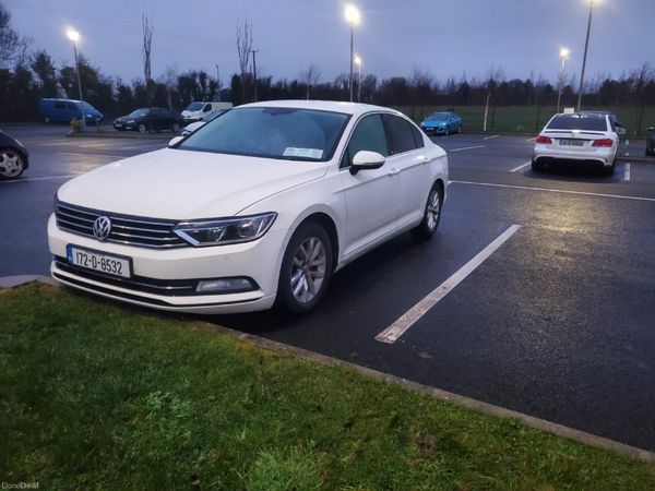 Volkswagen Passat Saloon, Diesel, 2017, White
