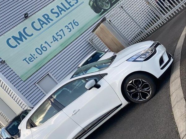 Renault Clio Hatchback, Petrol, 2017, White
